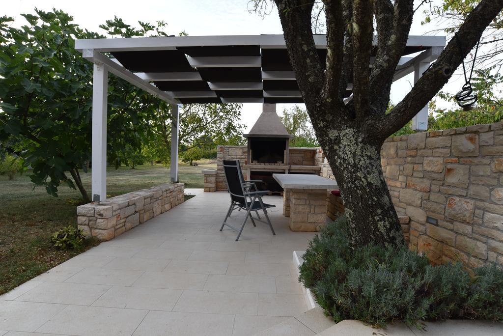 Holiday Home Brhanici Svetvincenat Exterior photo