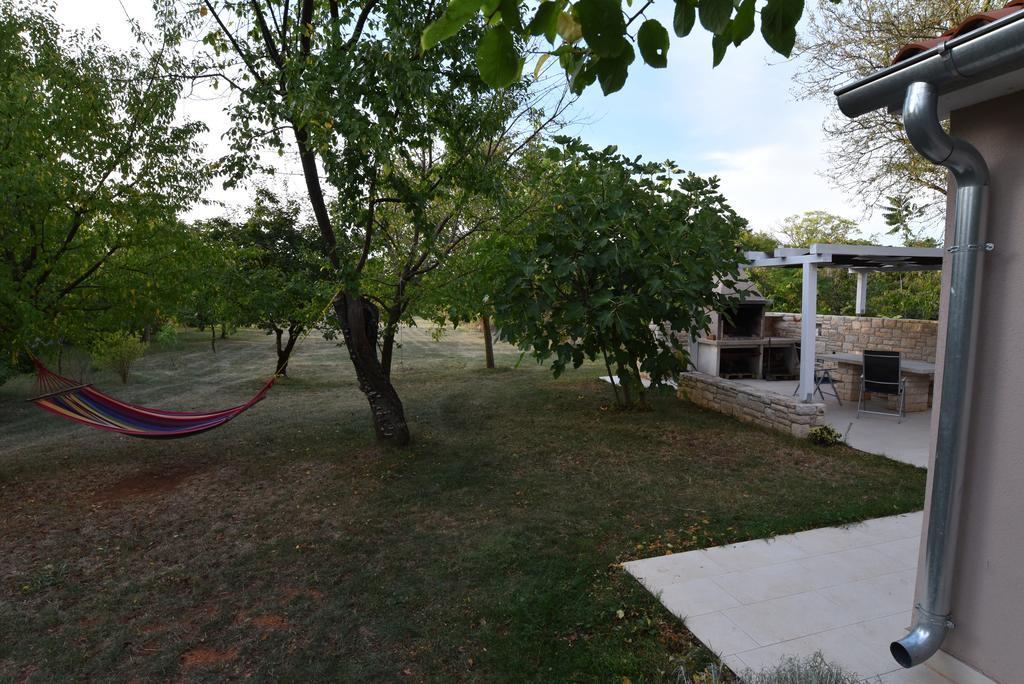 Holiday Home Brhanici Svetvincenat Exterior photo